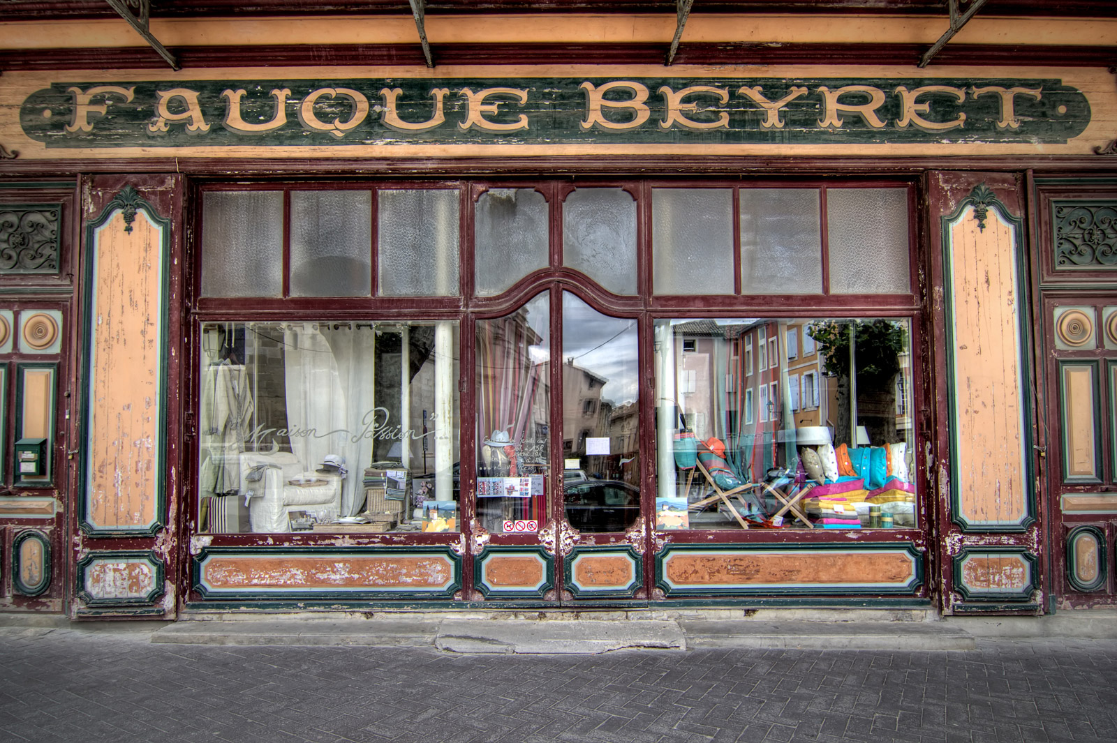 Maison passion storefront, L'Isle-sur-la-Sorgue
